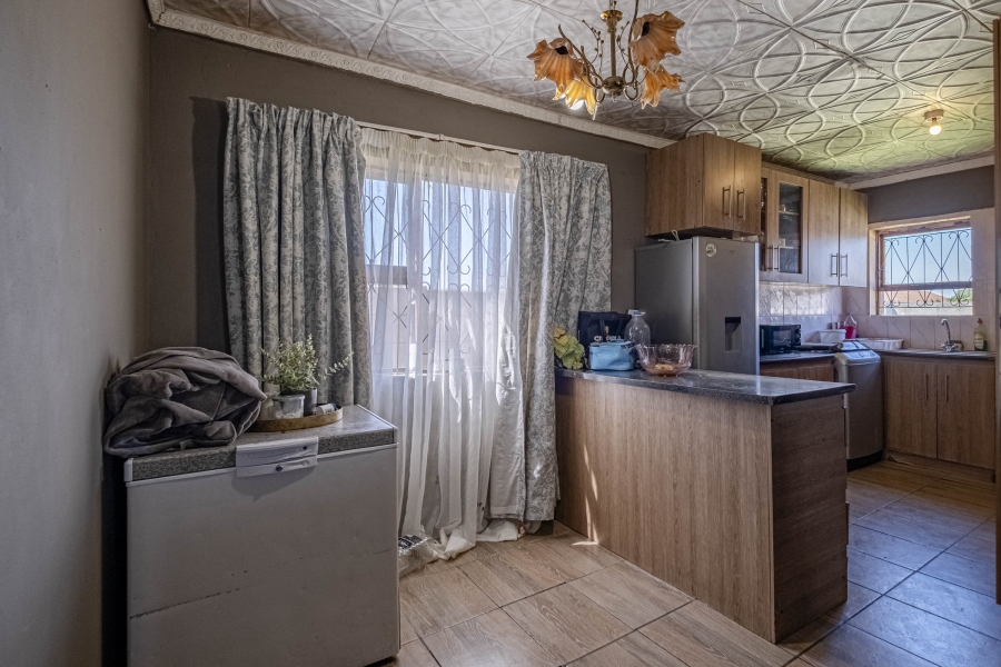 3 Bedroom Property for Sale in Overbaakens Eastern Cape